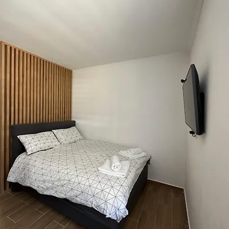 Apartment Bm403 *